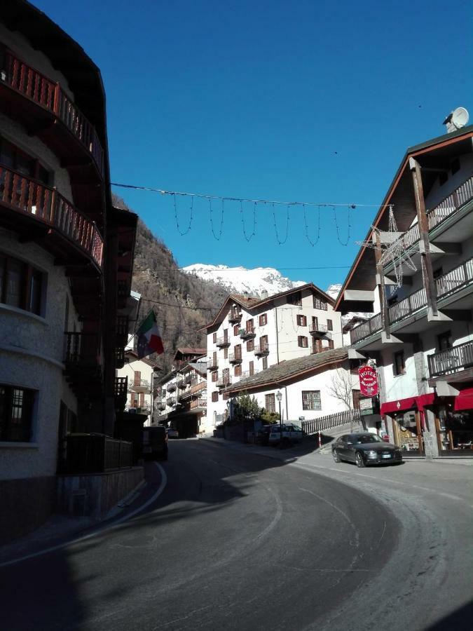 Mansarda Condominio Royal Valtournenche Buitenkant foto