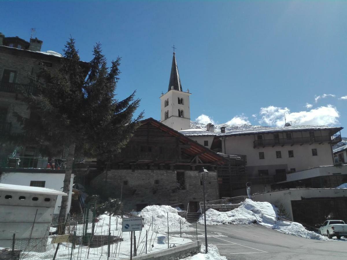 Mansarda Condominio Royal Valtournenche Buitenkant foto